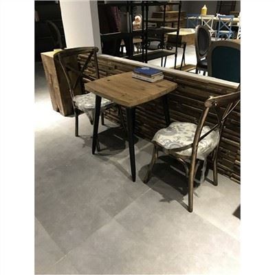 Čajni stol od drvenog furnira brijesta